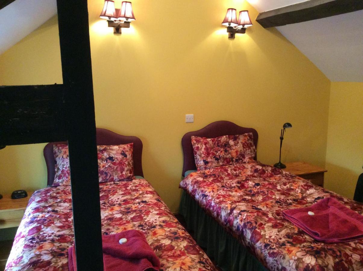 The Old Forge B&B Knockin Eksteriør bilde